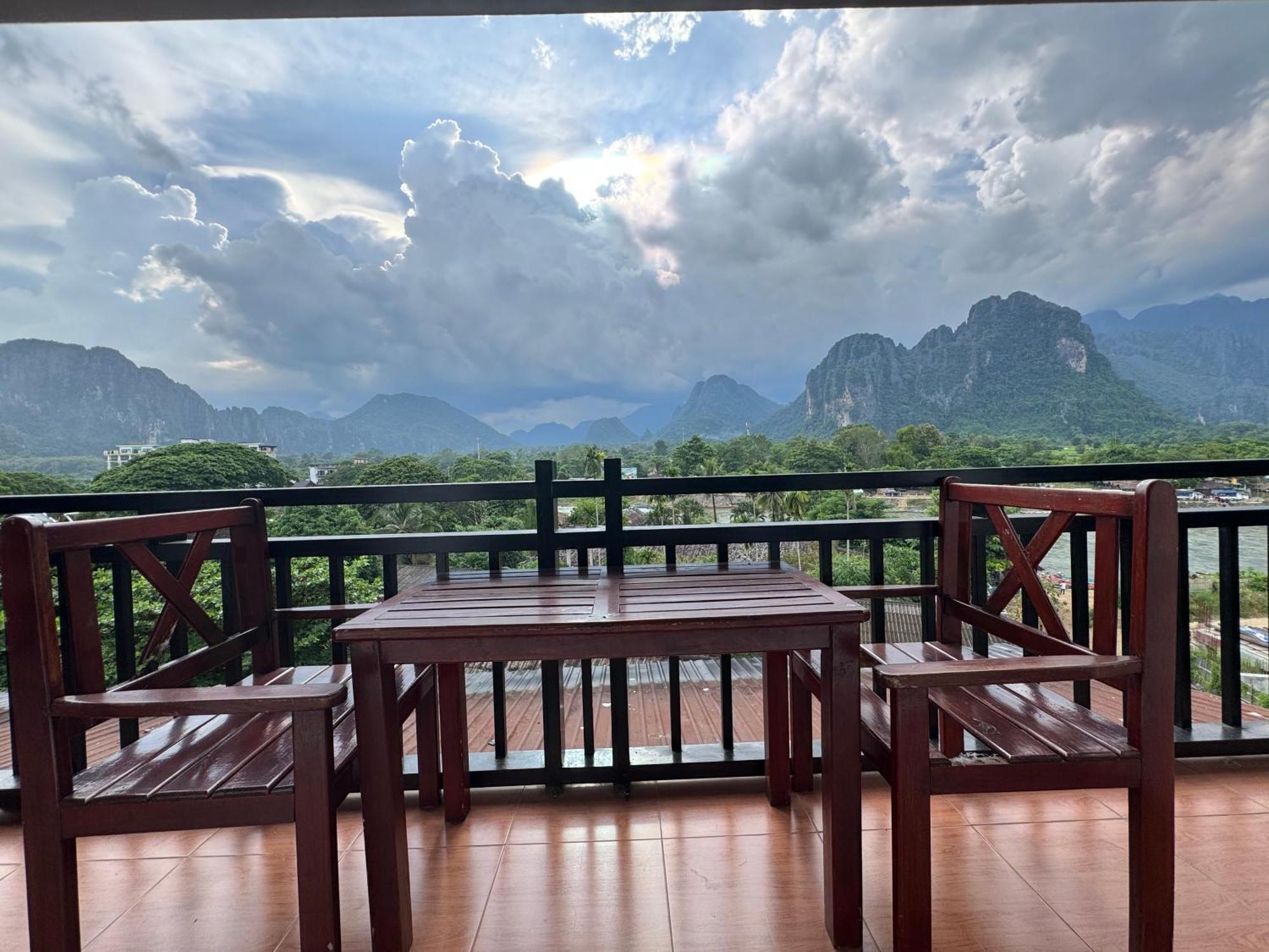 Vang Vieng Santara Backpackers Hostel ภายนอก รูปภาพ